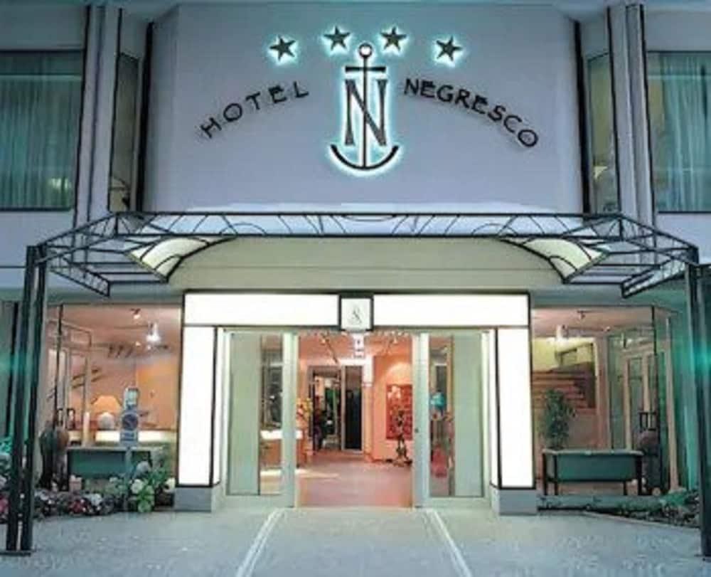 Hotel Negresco 카톨리카 외부 사진