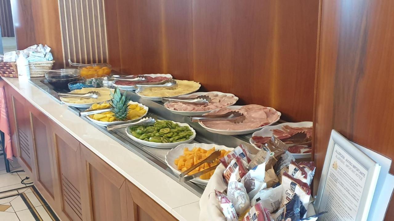 Hotel Negresco 카톨리카 외부 사진