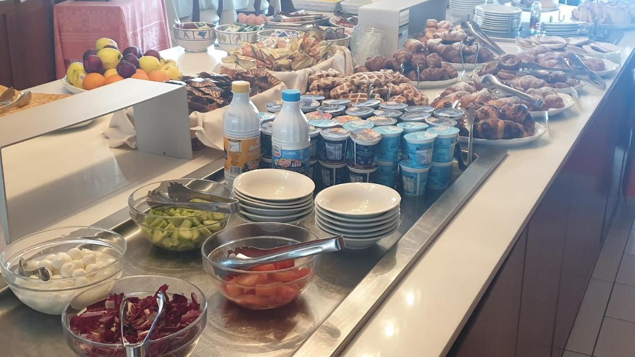 Hotel Negresco 카톨리카 외부 사진